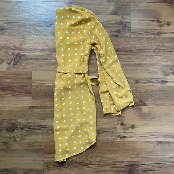 Yellow Blouse / Dress – Forever 21 - Picture 5 of 9